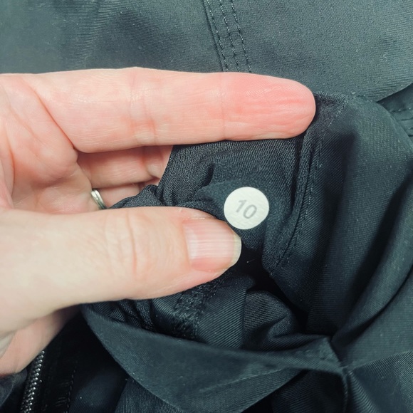 Lululemon RARE Fo Drizzle rain jacket 10 - Picture 3 of 4